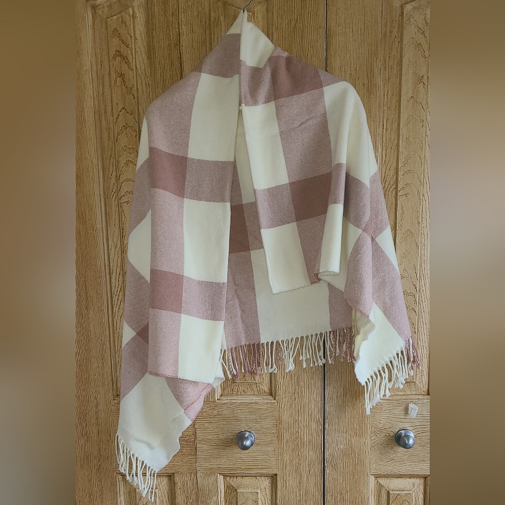 Baby Pink Bufallo Check Throw